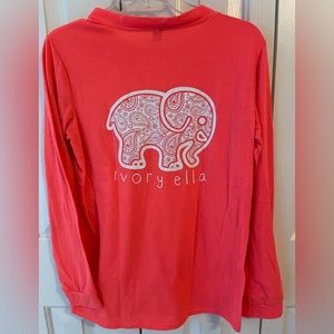 Ivory Ella Size M Womens Long Sleeve Shirt Crew Neck Graphic Elephant